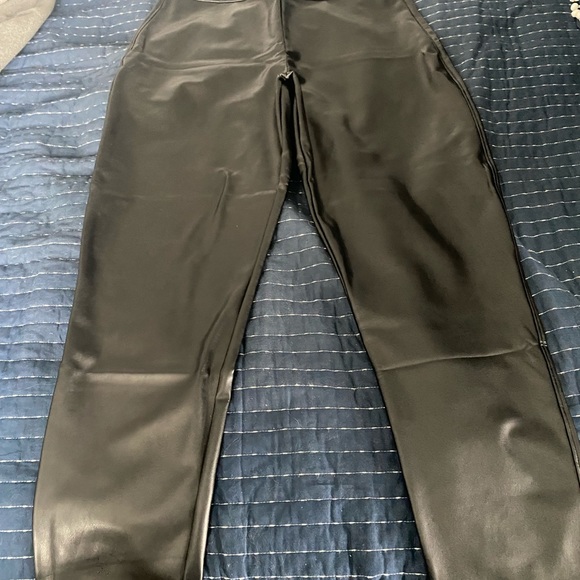 Abercrombie & Fitch Vegan, leather leggings - Picture 2 of 2